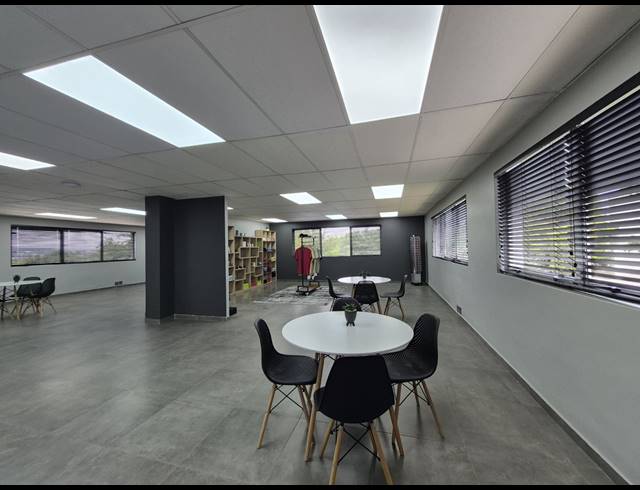 650M² OFFICE FOR SALE IN SUNNINGHILL